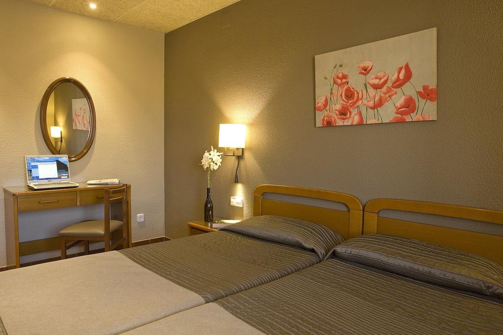 פאלס Hostal Barris חדר תמונה