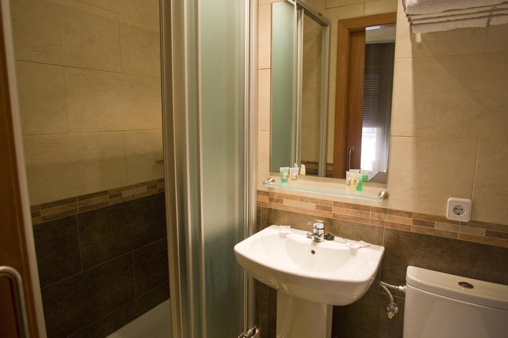 פאלס Hostal Barris חדר תמונה