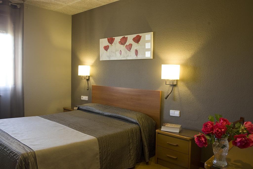 פאלס Hostal Barris חדר תמונה