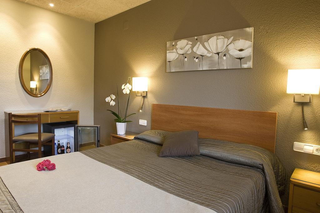פאלס Hostal Barris חדר תמונה