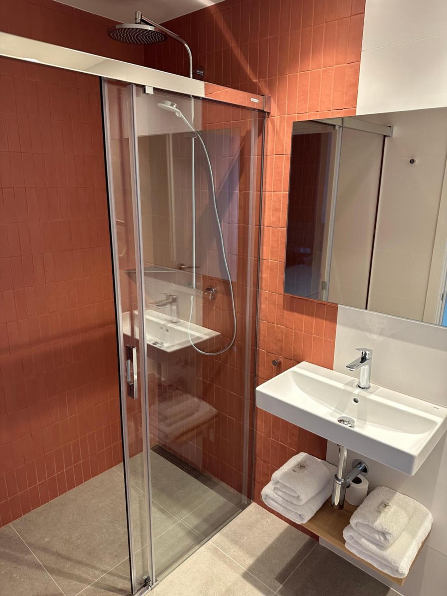 פאלס Hostal Barris מראה חיצוני תמונה