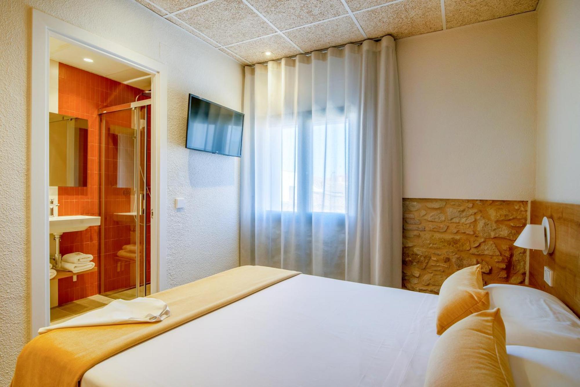 פאלס Hostal Barris מראה חיצוני תמונה