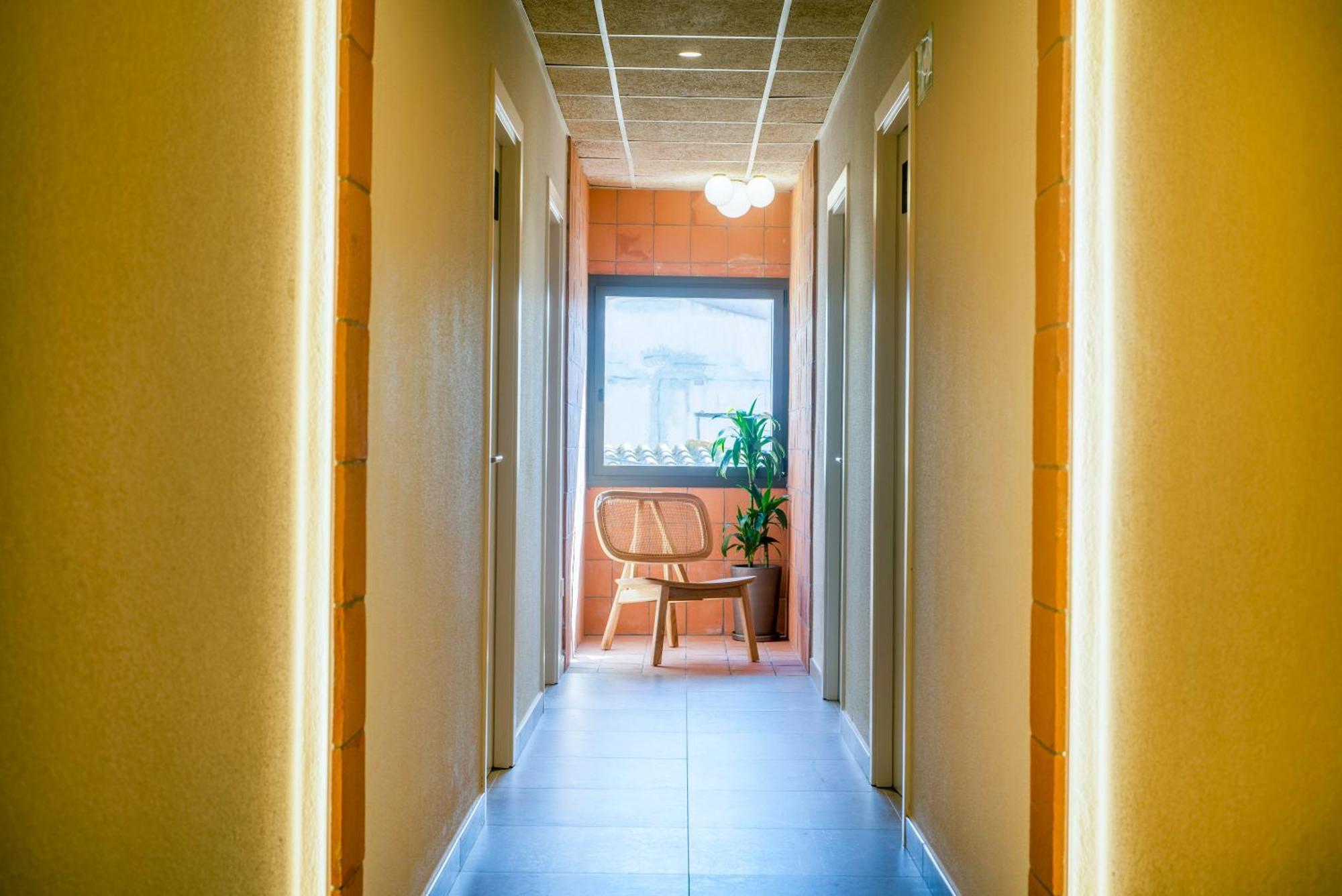 פאלס Hostal Barris מראה חיצוני תמונה
