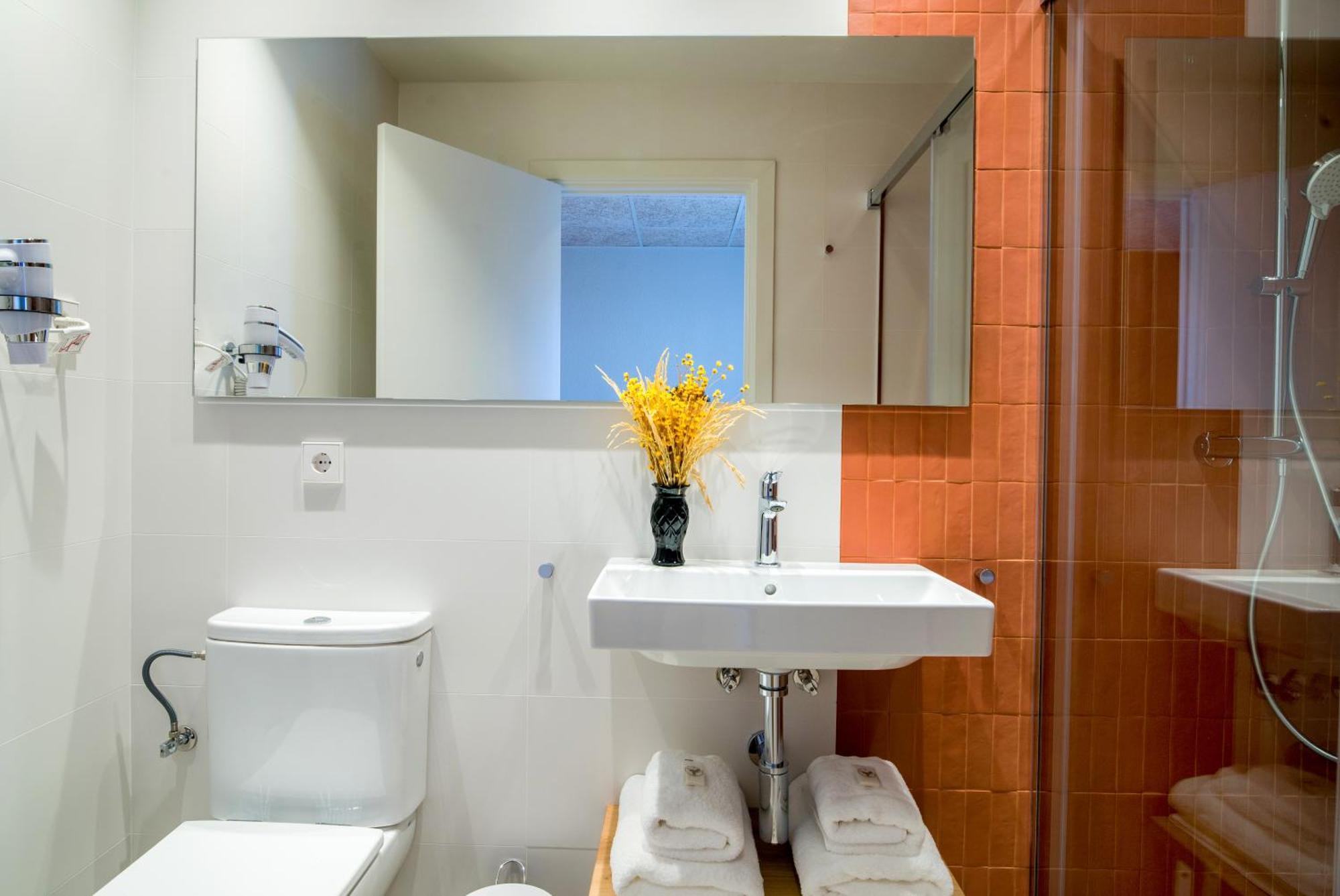 פאלס Hostal Barris מראה חיצוני תמונה