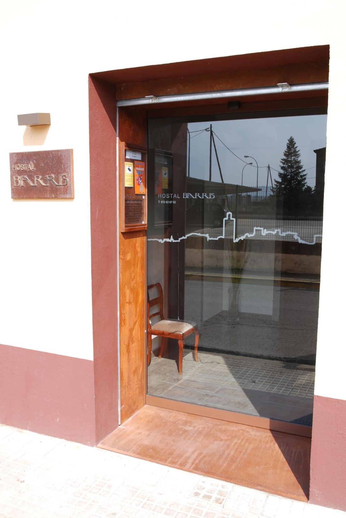 פאלס Hostal Barris מראה חיצוני תמונה